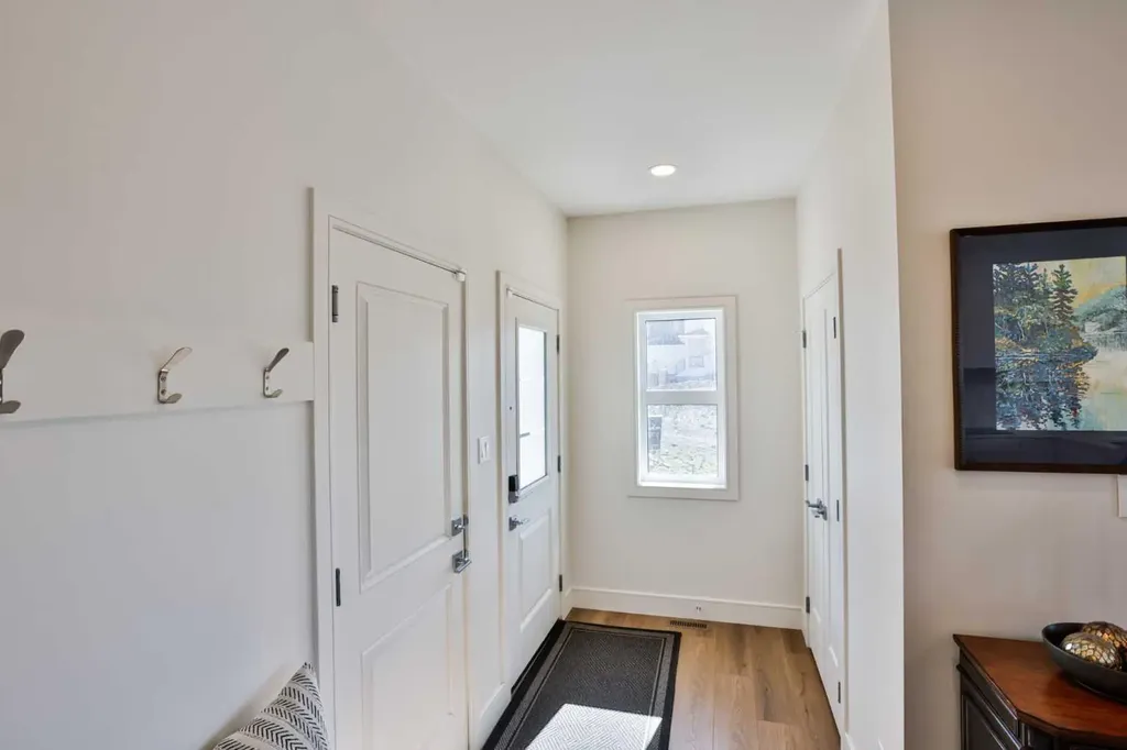 8618 25 Avenue Coleman AB T0K 0M0