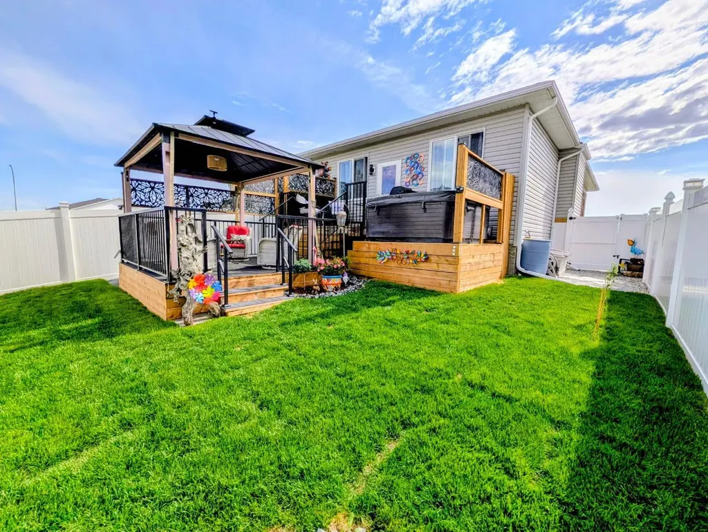 83 Harvest Square Claresholm AB T0L 0T0
