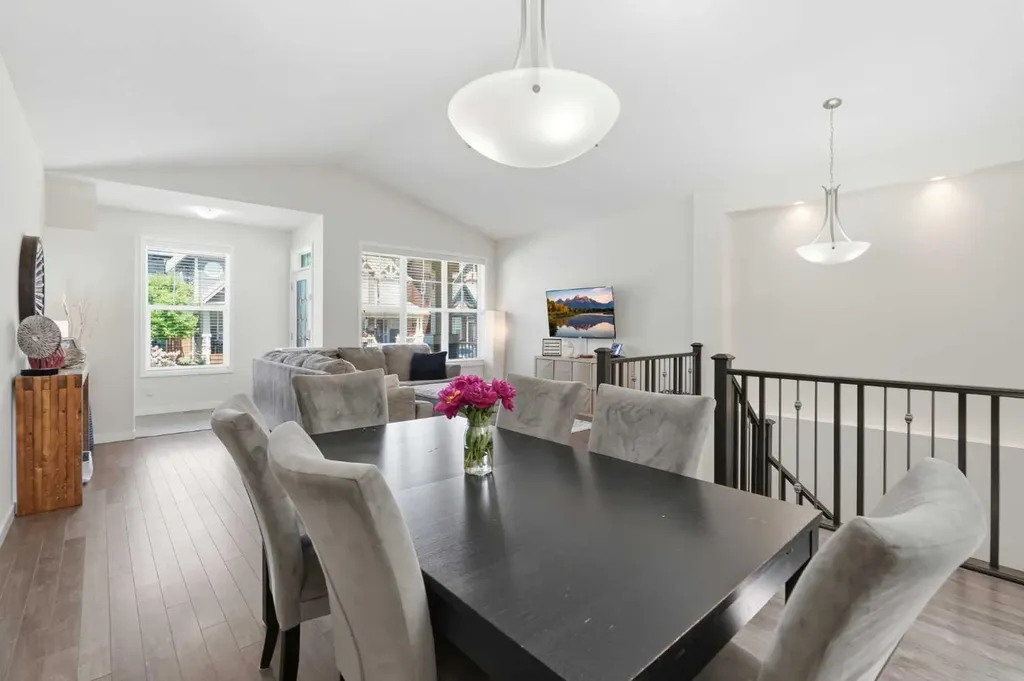 43 Auburn Bay Crescent SE Calgary AB T3M 0K4