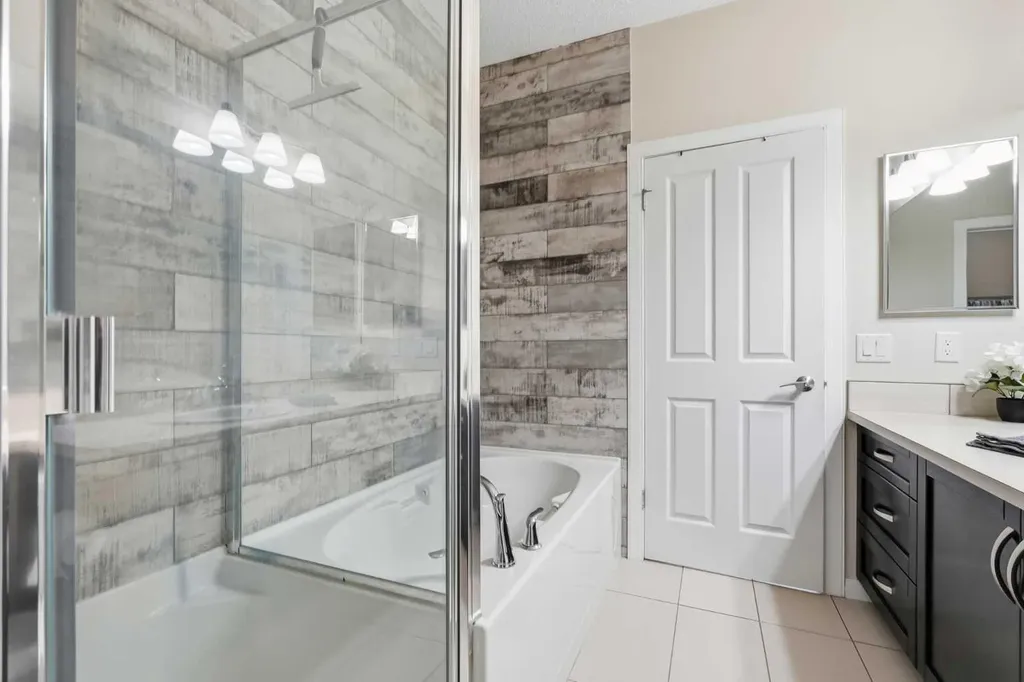 43 Auburn Bay Crescent SE Calgary AB T3M 0K4