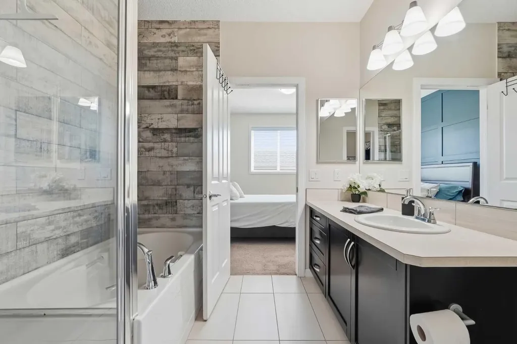 43 Auburn Bay Crescent SE Calgary AB T3M 0K4