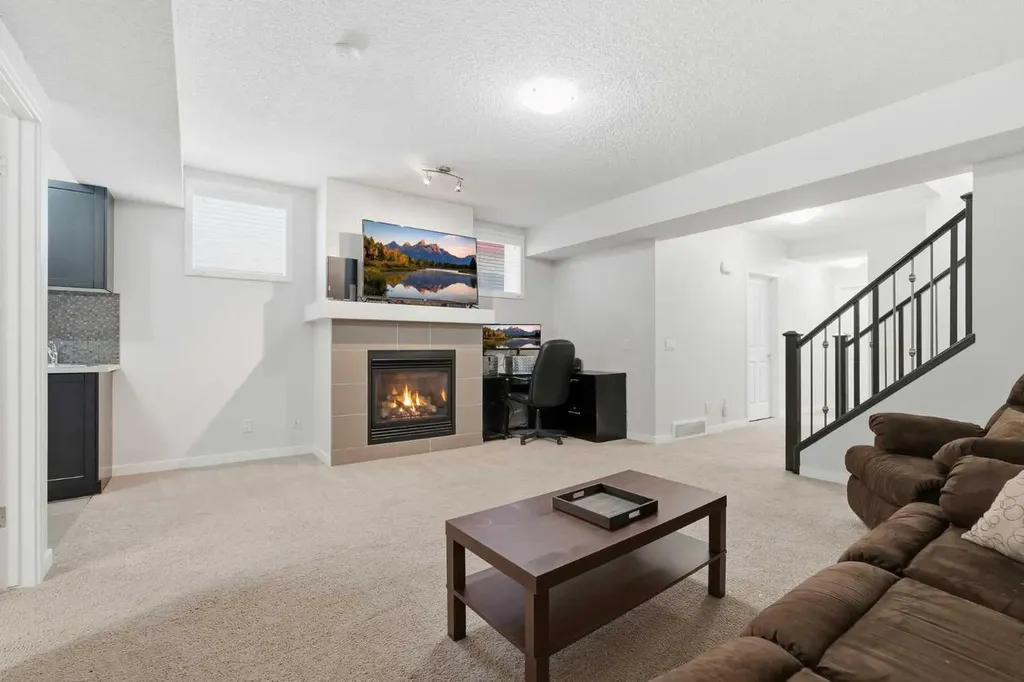 43 Auburn Bay Crescent SE Calgary AB T3M 0K4