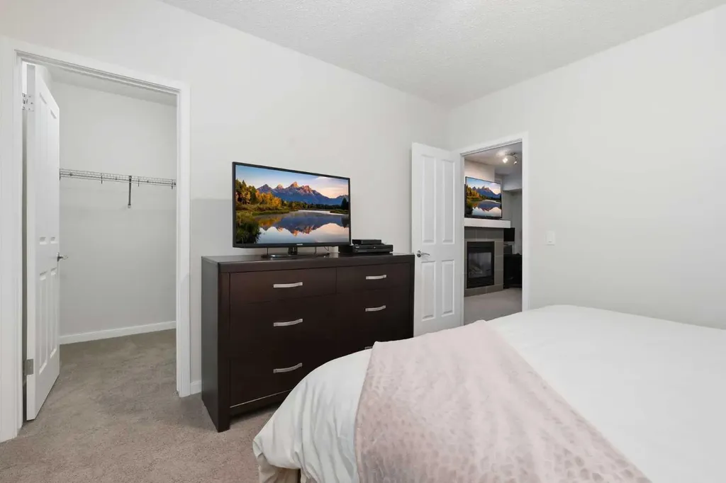 43 Auburn Bay Crescent SE Calgary AB T3M 0K4