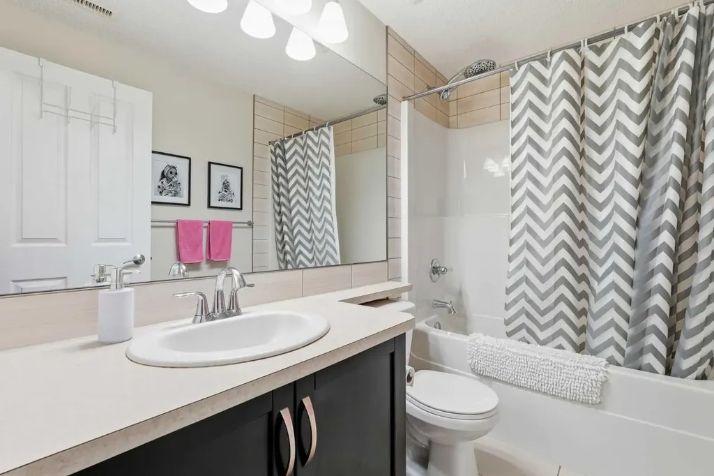 43 Auburn Bay Crescent SE Calgary AB T3M 0K4