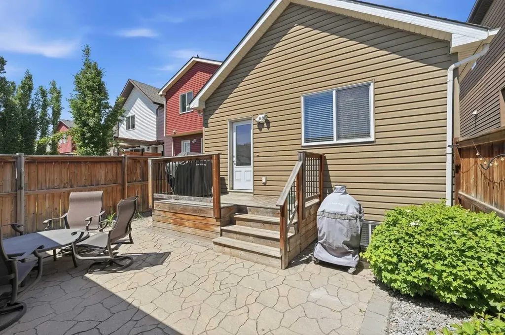 43 Auburn Bay Crescent SE Calgary AB T3M 0K4