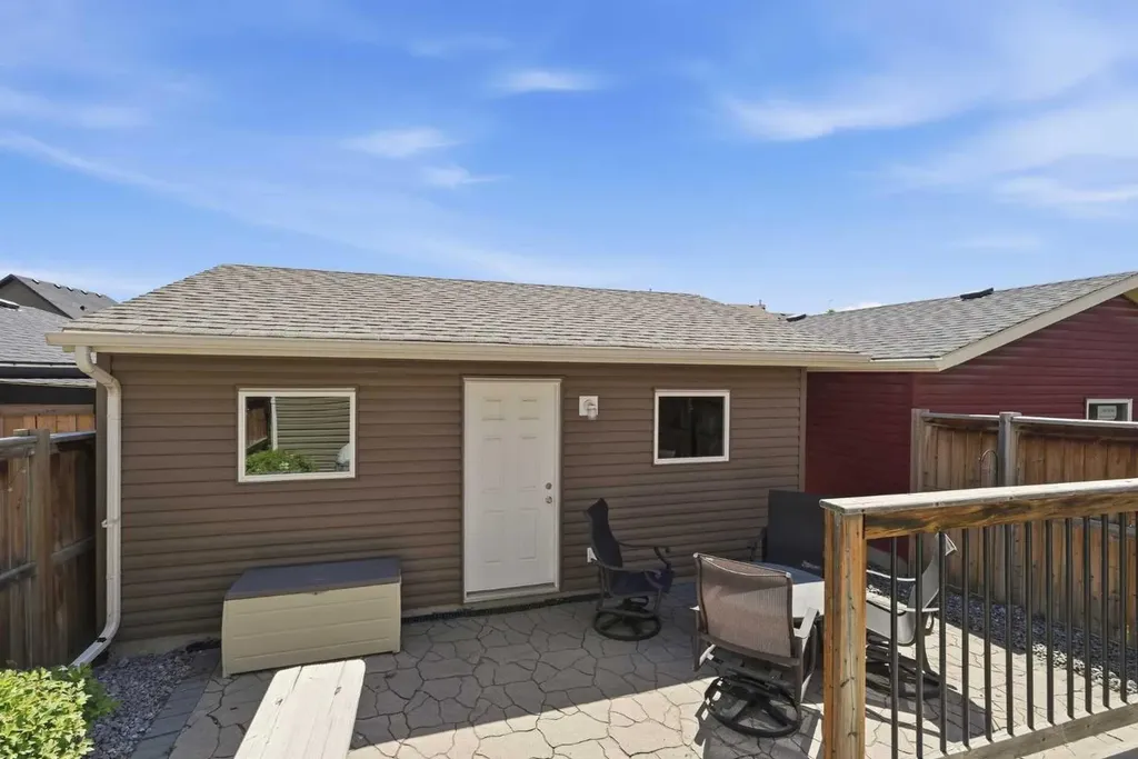 43 Auburn Bay Crescent SE Calgary AB T3M 0K4