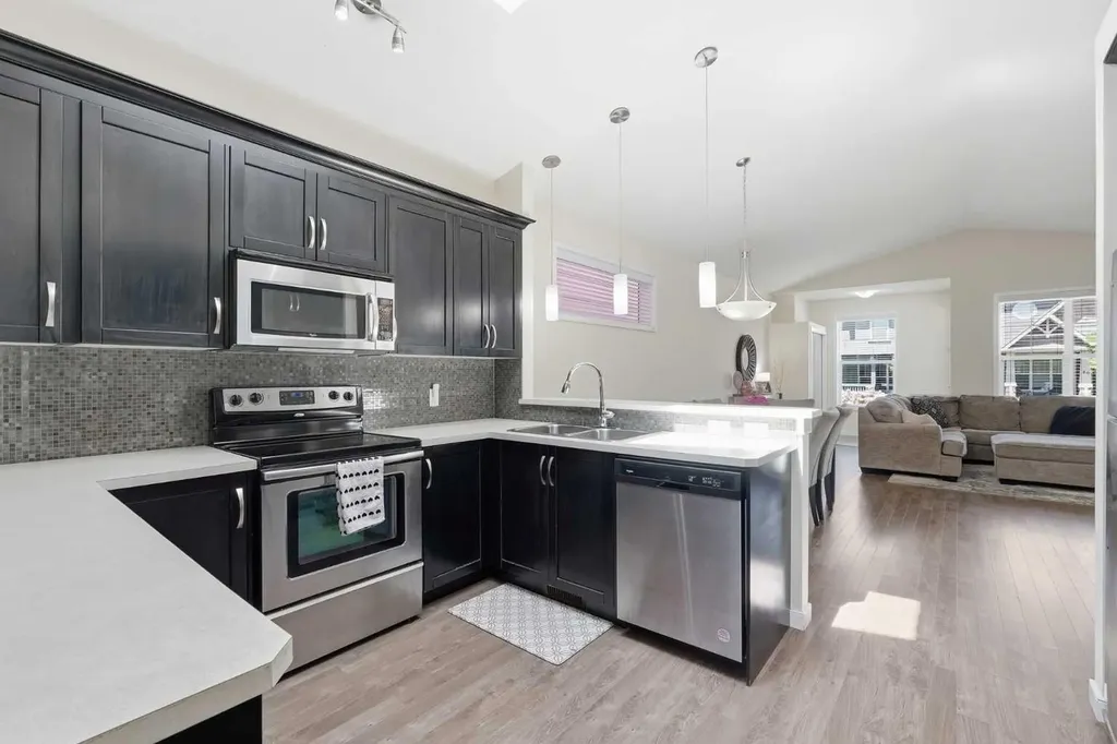 43 Auburn Bay Crescent SE Calgary AB T3M 0K4