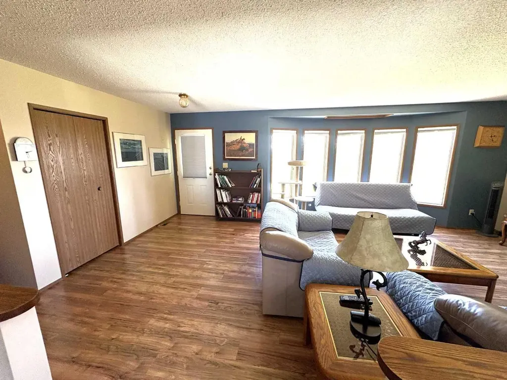 42567 Highway 856 Forestburg AB T0B 1N0