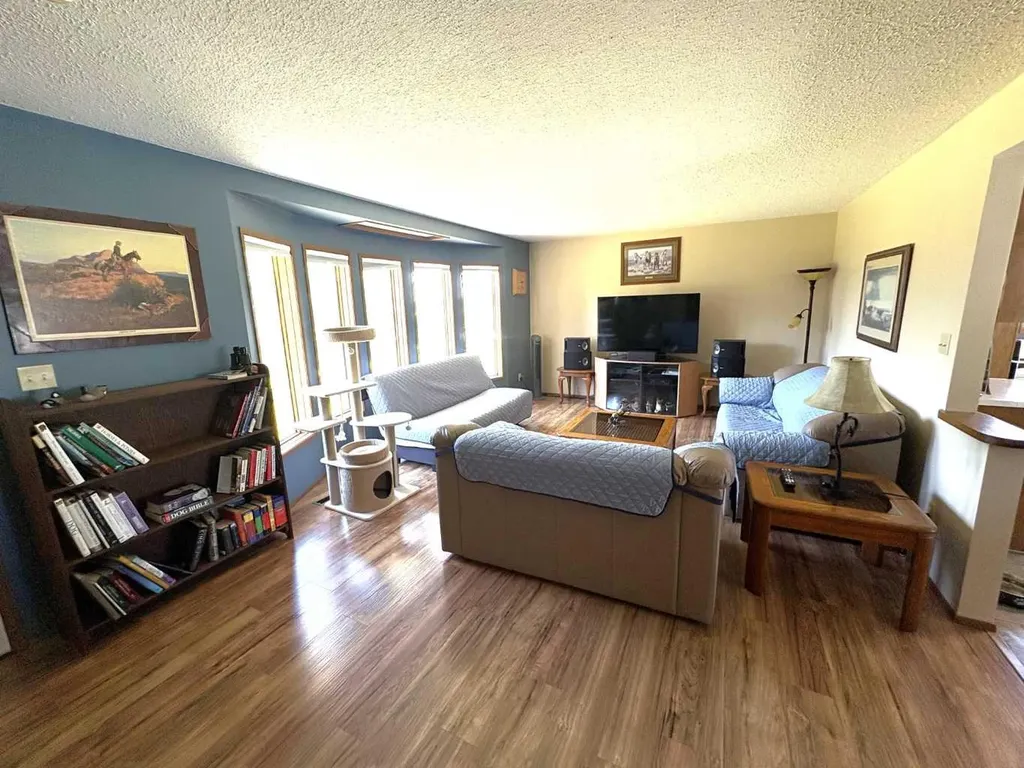 42567 Highway 856 Forestburg AB T0B 1N0