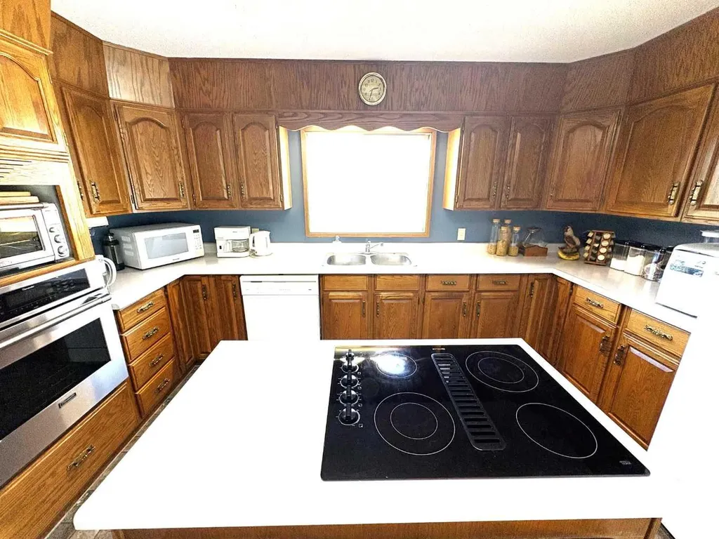 42567 Highway 856 Forestburg AB T0B 1N0
