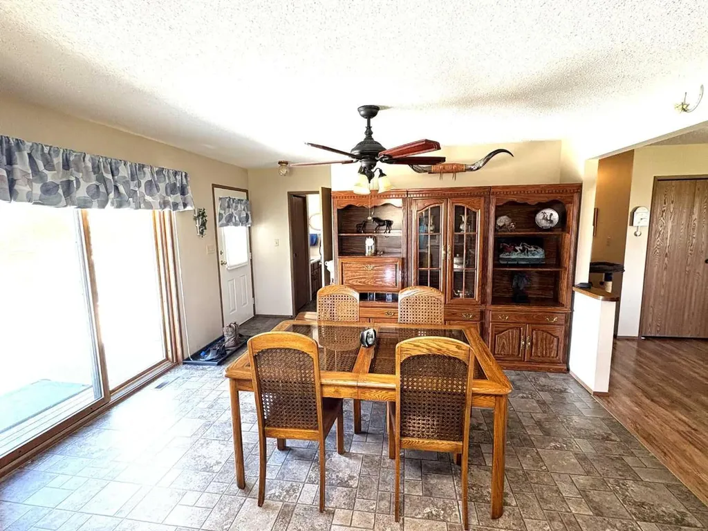 42567 Highway 856 Forestburg AB T0B 1N0