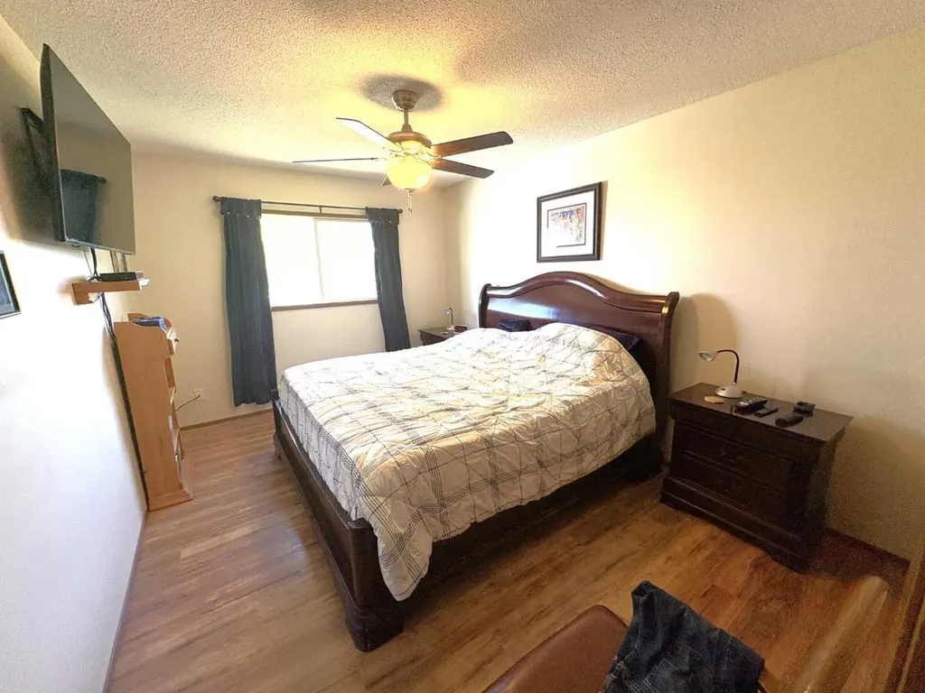 42567 Highway 856 Forestburg AB T0B 1N0