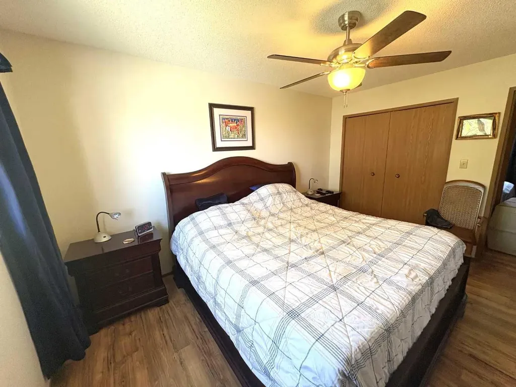 42567 Highway 856 Forestburg AB T0B 1N0