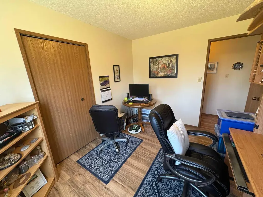 42567 Highway 856 Forestburg AB T0B 1N0