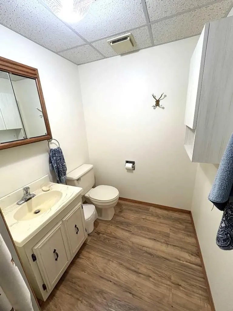 42567 Highway 856 Forestburg AB T0B 1N0