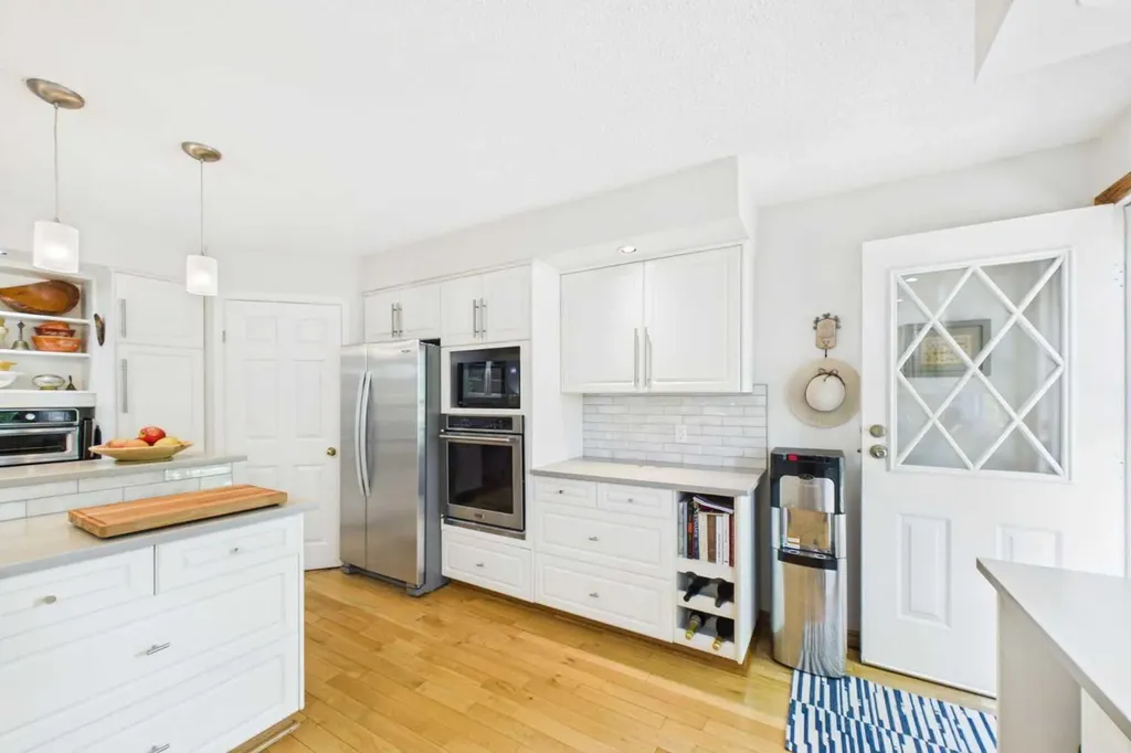 3740 43a Avenue Red Deer AB T4N3G3