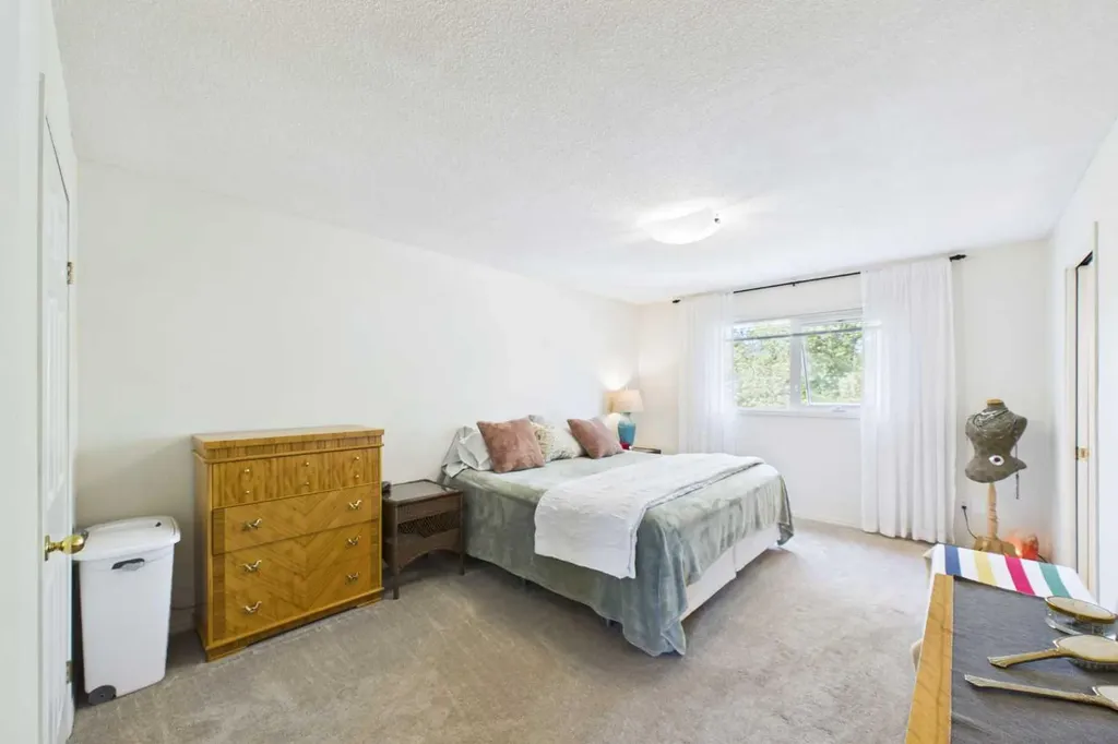 3740 43a Avenue Red Deer AB T4N3G3
