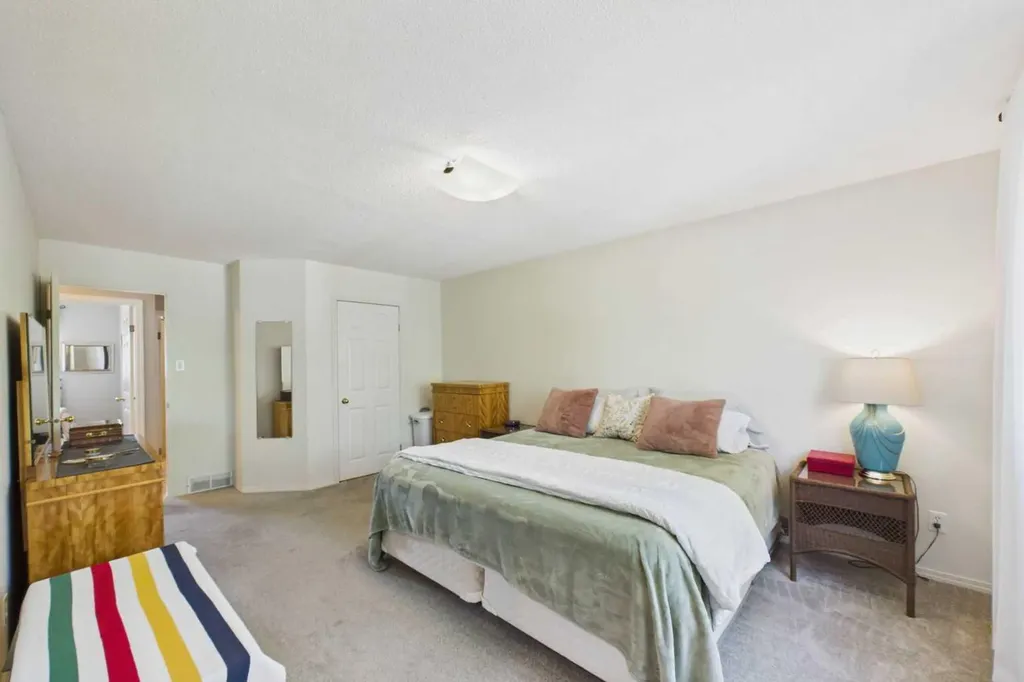 3740 43a Avenue Red Deer AB T4N3G3