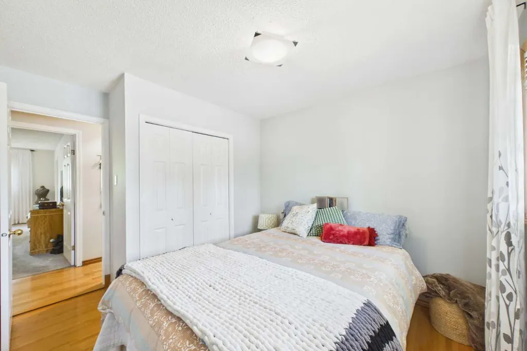 3740 43a Avenue Red Deer AB T4N3G3