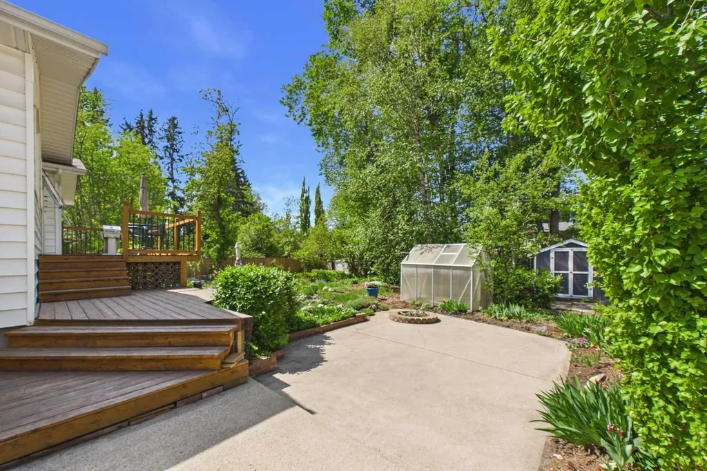 3740 43a Avenue Red Deer AB T4N3G3