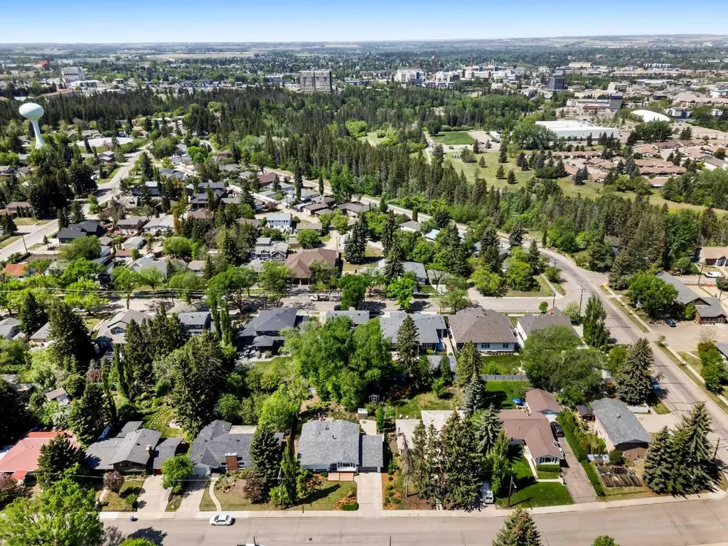 3740 43a Avenue Red Deer AB T4N3G3