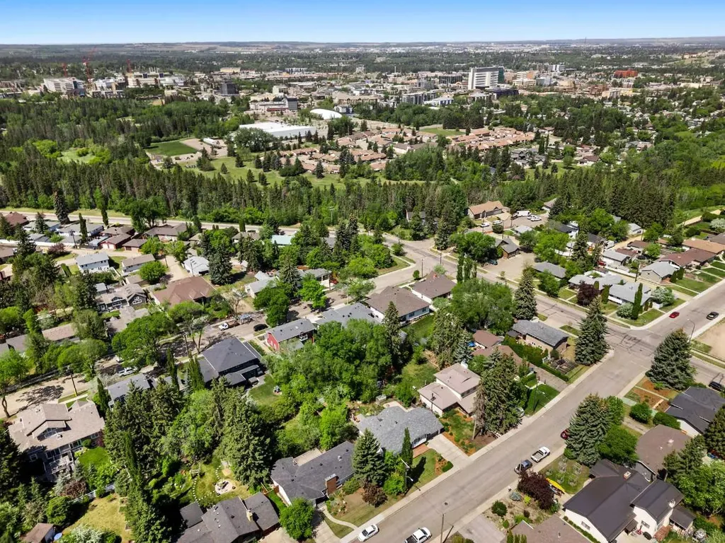 3740 43a Avenue Red Deer AB T4N3G3