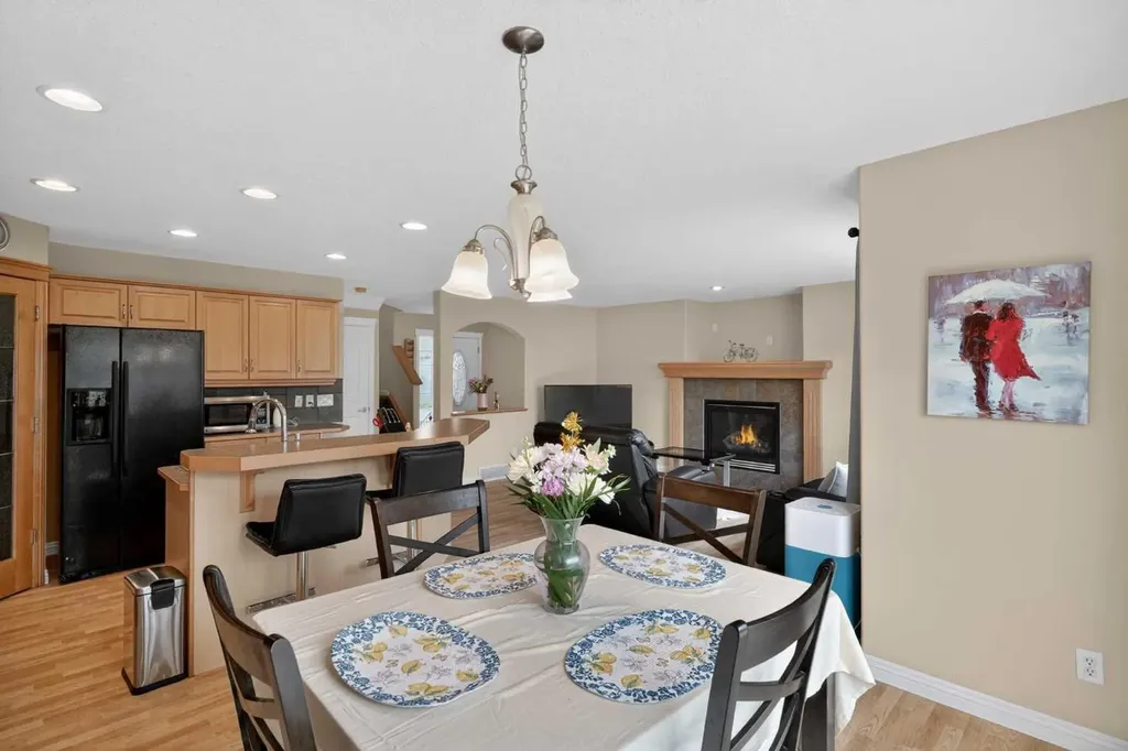 284 Royal Oak Circle NW Calgary AB T3G6A4