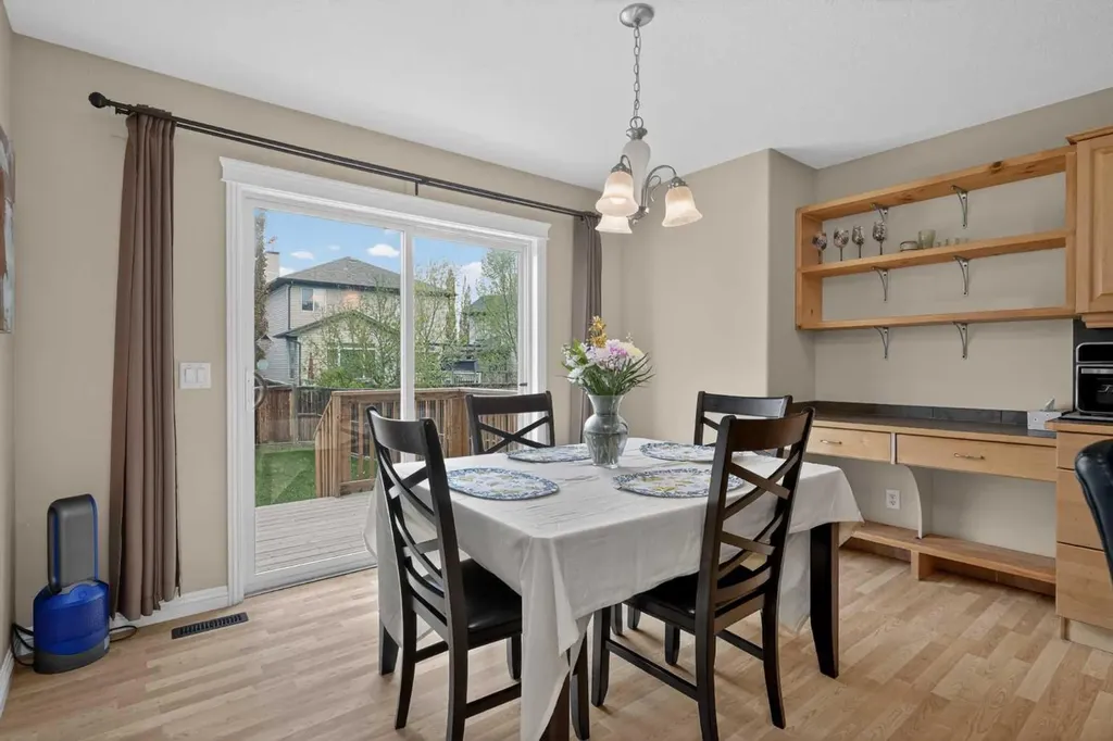 284 Royal Oak Circle NW Calgary AB T3G6A4
