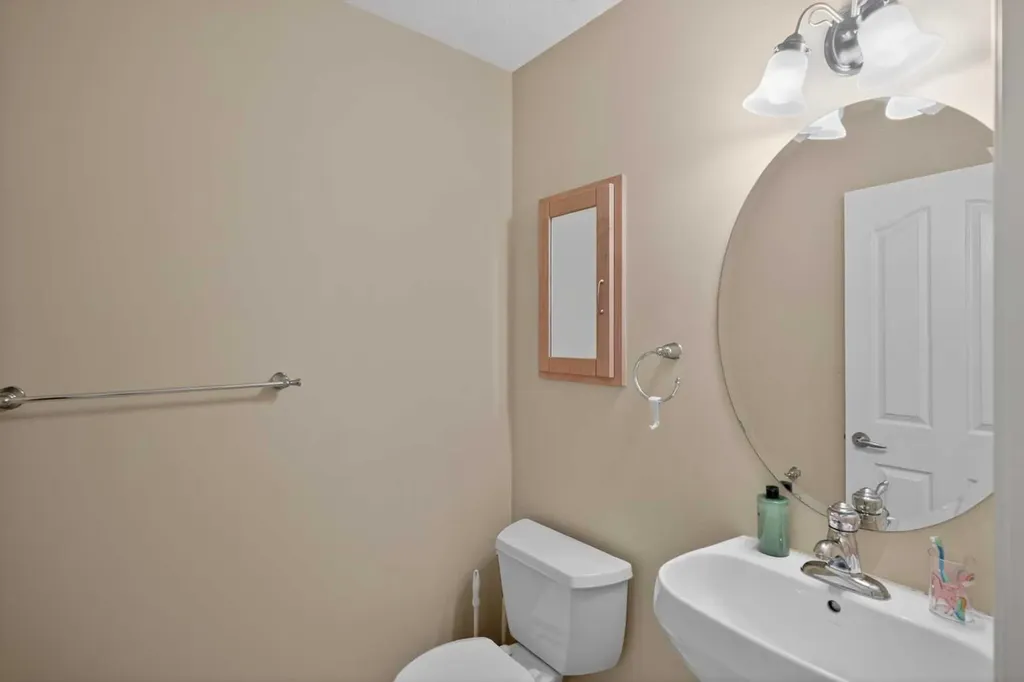 284 Royal Oak Circle NW Calgary AB T3G6A4
