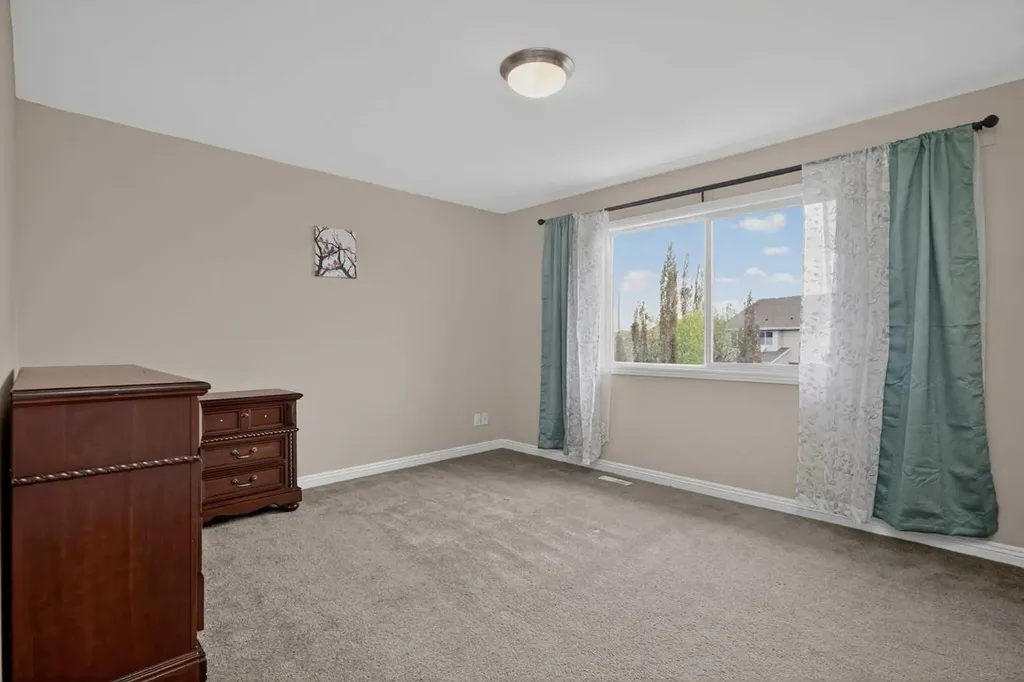 284 Royal Oak Circle NW Calgary AB T3G6A4