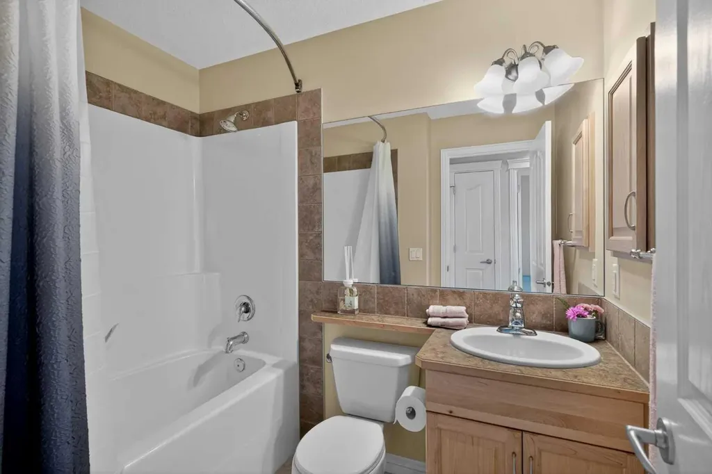284 Royal Oak Circle NW Calgary AB T3G6A4