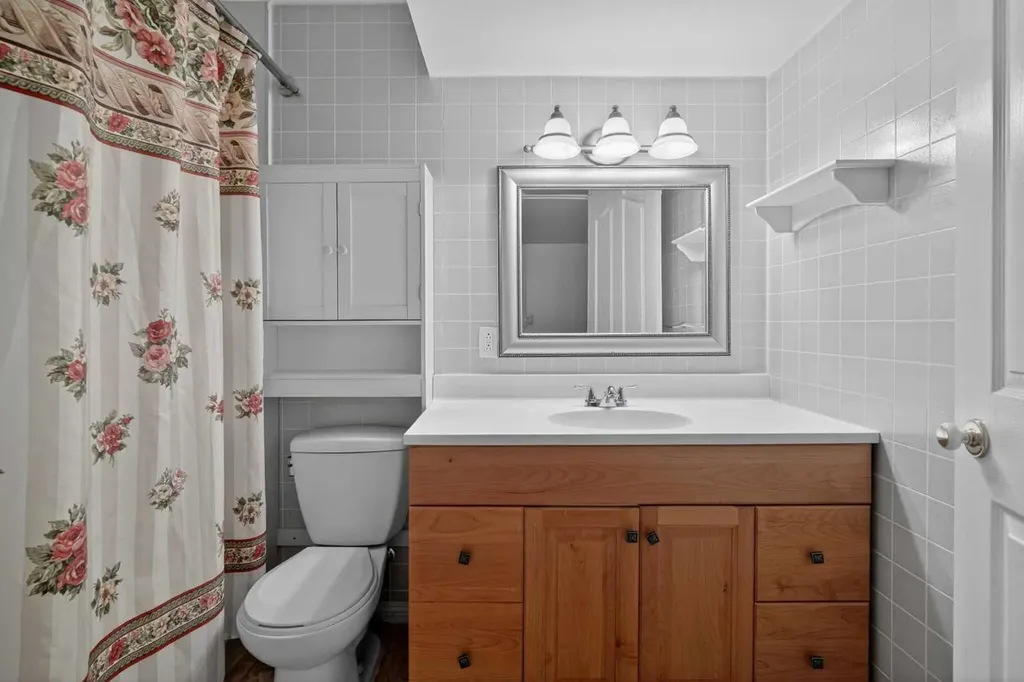 284 Royal Oak Circle NW Calgary AB T3G6A4