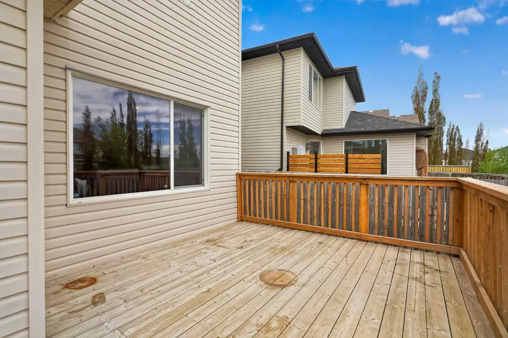 284 Royal Oak Circle NW Calgary AB T3G6A4