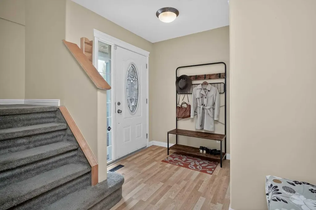 284 Royal Oak Circle NW Calgary AB T3G6A4