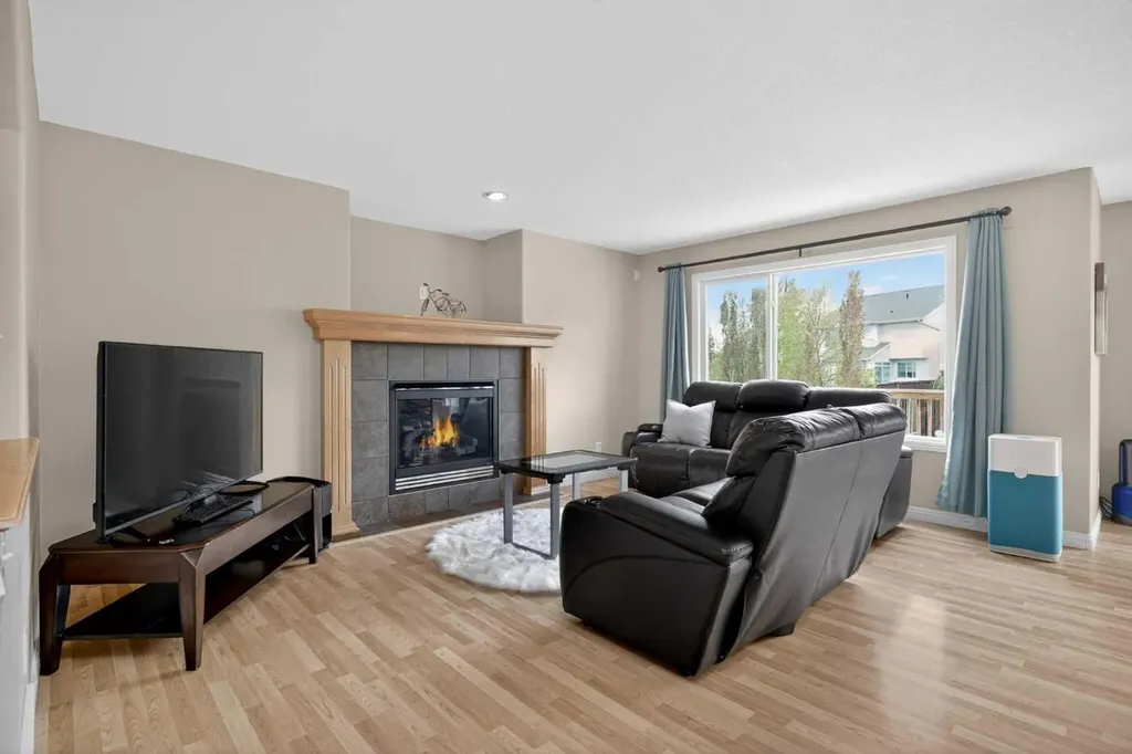 284 Royal Oak Circle NW Calgary AB T3G6A4