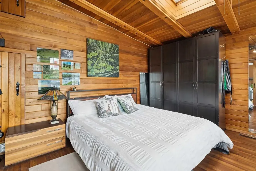 3232 15 Street NW Calgary AB T2L 0R1