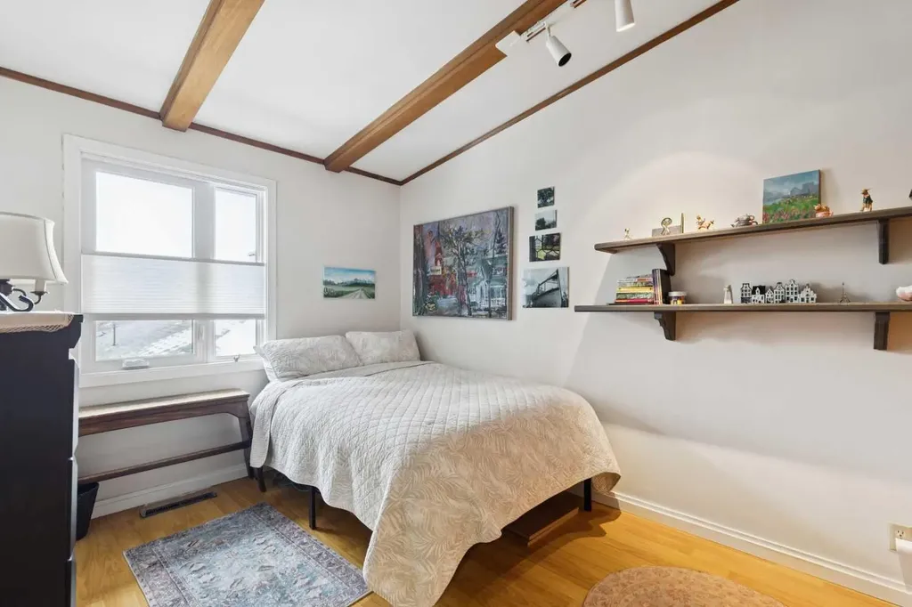 3232 15 Street NW Calgary AB T2L 0R1