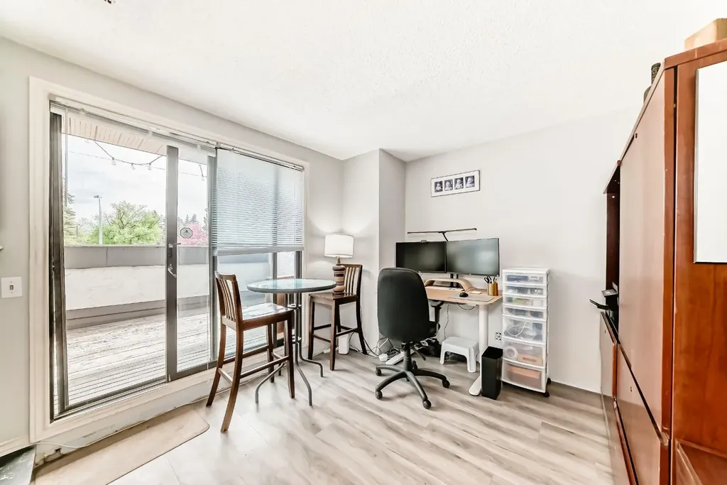 2520 Palliser Drive SW Calgary AB T2V 4S9
