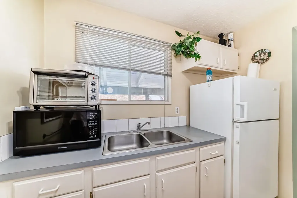 2520 Palliser Drive SW Calgary AB T2V 4S9