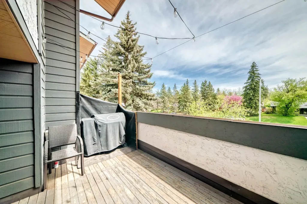 2520 Palliser Drive SW Calgary AB T2V 4S9