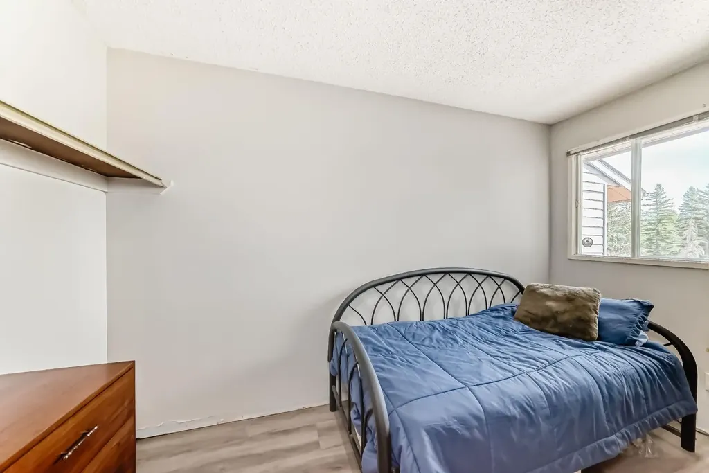 2520 Palliser Drive SW Calgary AB T2V 4S9