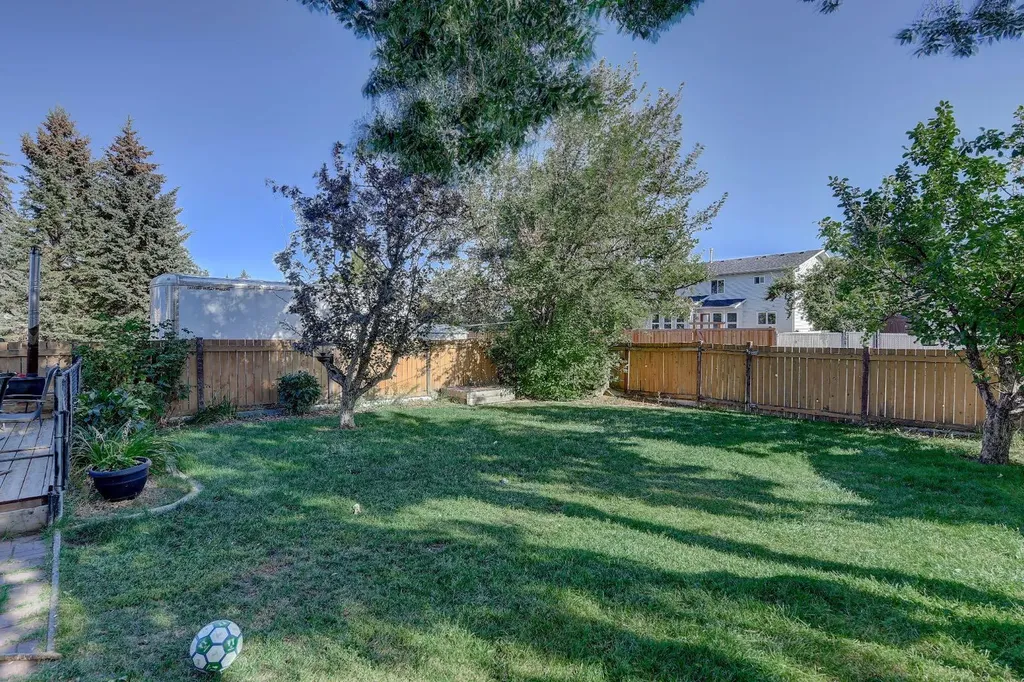 7609 103 Street Grande Prairie AB T8W 1Y8