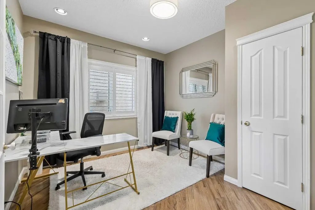 438 Candle Place SW Calgary AB T2W3B3