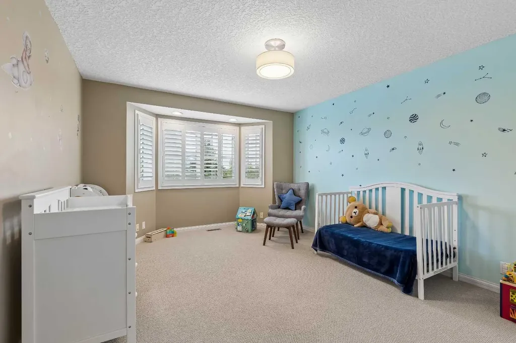 438 Candle Place SW Calgary AB T2W3B3