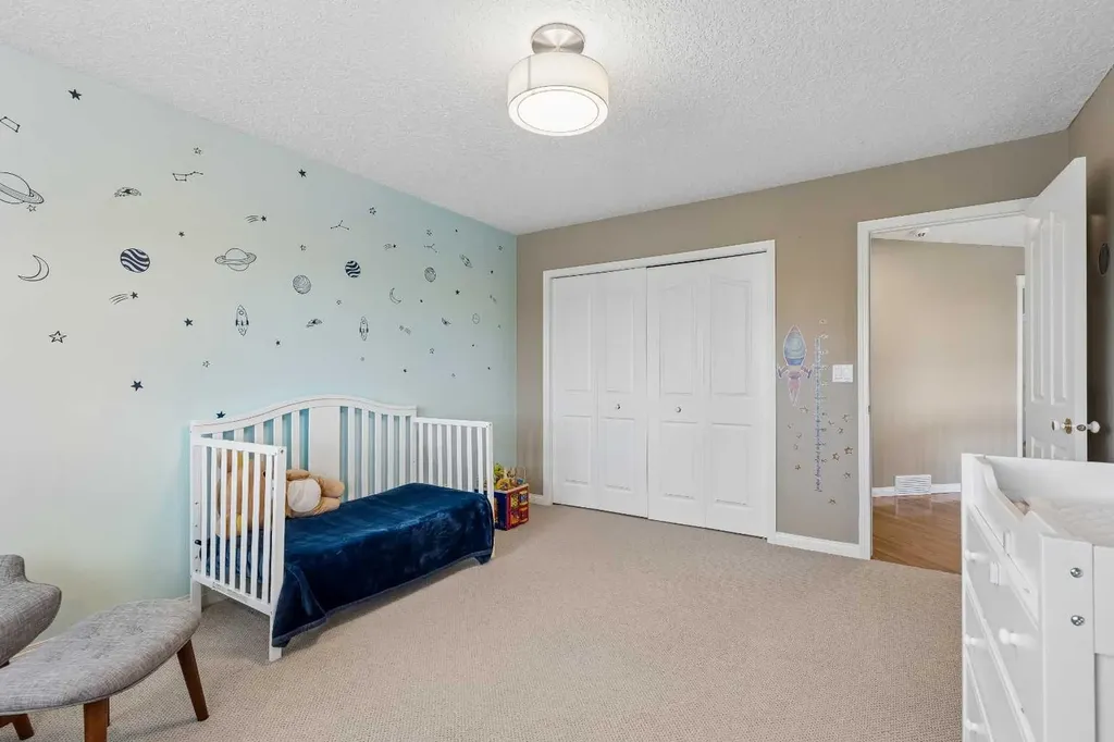 438 Candle Place SW Calgary AB T2W3B3
