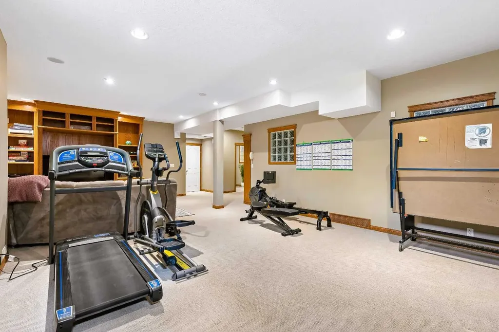438 Candle Place SW Calgary AB T2W3B3