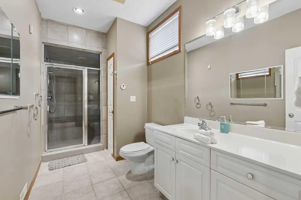 438 Candle Place SW Calgary AB T2W3B3