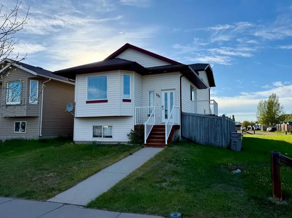 194 Pinnacle Drive Grande Prairie AB T8W 2Z3
