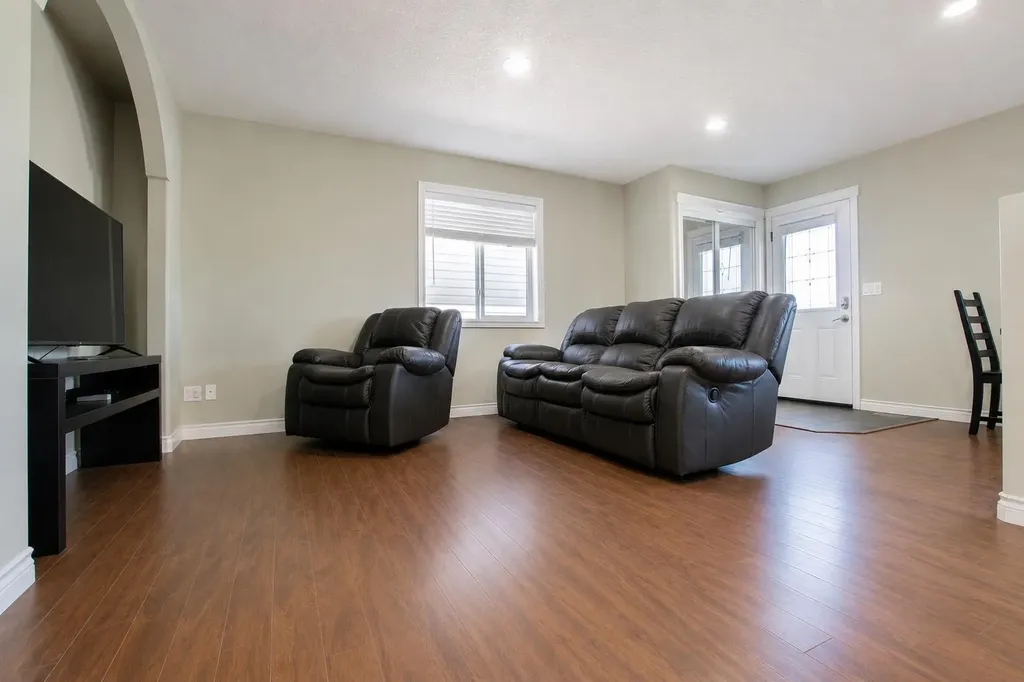 194 Pinnacle Drive Grande Prairie AB T8W 2Z3