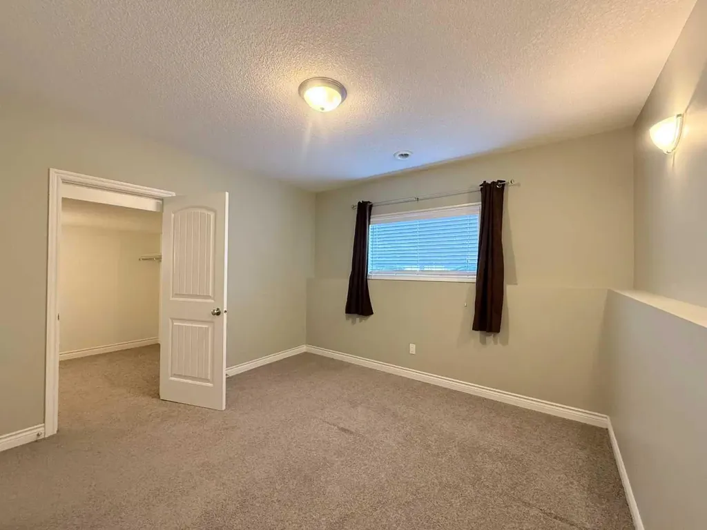 194 Pinnacle Drive Grande Prairie AB T8W 2Z3